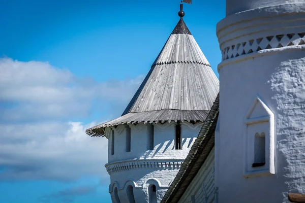 Antigua torre alta del castillo — Foto de Stock