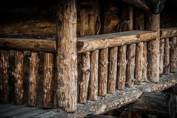 Escalera de madera barandilla — Foto de Stock