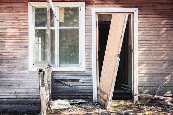 Vieille Maison Ruine Après Avoir Longtemps Été Debout Avec Des — Photo