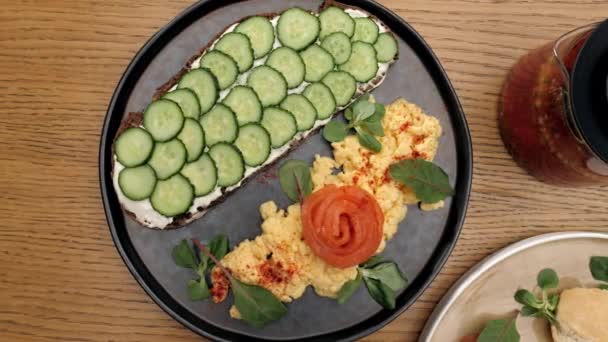 Breakfast Restaurant Wooden Table Omelet Salmon Bread Cheese Slices Cucumber — Stock Video