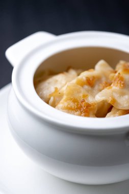 Kızarmış soğanlı köfte.