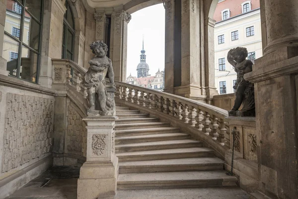 Sten Steg Med Skulpturer Palatset Zwinger Dresden Tyskland — Stockfoto