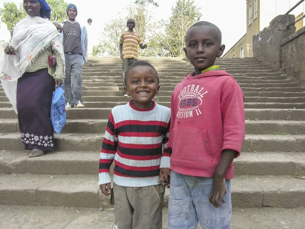 Gondar Etiopie Březen 2012 Dva Neznámí Etiopské Kluci Představují Pro — Stock fotografie