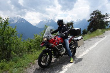 Aosta Vadisi 'nde Biker, Alps Dağları, Italya