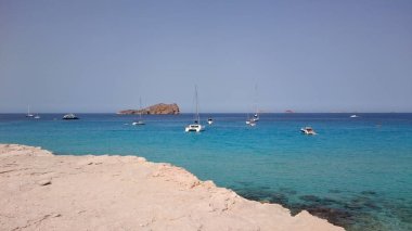 Ibiza Cala Comte tekneler 