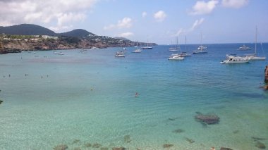 Ibiza Cala Comte tekneler 