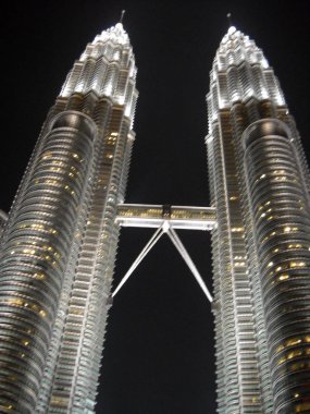 Kuala Lumpur, 2 Ekim 2012 : Petronas Towers ve Klcc.Petronas Towers, Malezya'nın Başkenti Kuala Lumpur'da yüksek katlı bir binadır..