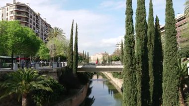 Palma şehrinde Sa Riera nehri, Palma de Mallorca, İspanya 