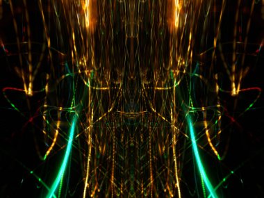 Simetri ve yansıma. Işık efektleri. Neon parıltısı. Soyut bulanık arka plan. Renkli desen.