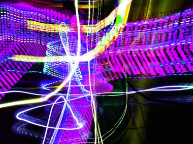 Hafif boyama. Neon parıltısı. Soyut bulanık arka plan. Renkli desen.