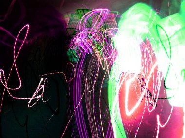 Hafif boyama. Neon parıltısı. Soyut bulanık arka plan. Renkli desen.