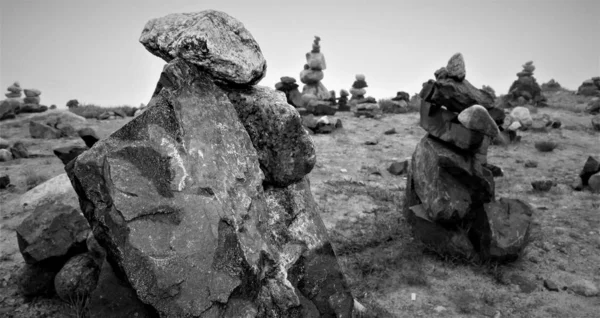 Black White Stone Towers — Stock Photo, Image