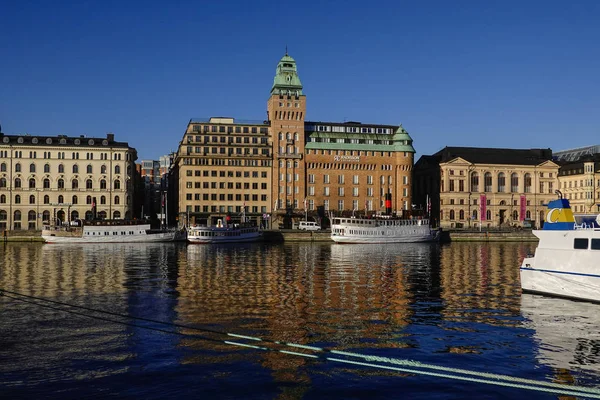 스톡홀름 페리와 아침에 스웨덴 스트랜드 — 스톡 사진