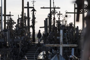 Siauliai, Litvanya Haçlar Tepesi, Katolikler için bir hac sitesi ve 100.000 haçlar bir koleksiyon.