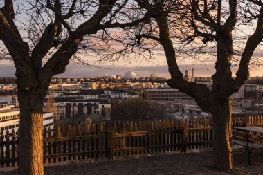 Stockholm, İsveç Şehrin üzerindeki Fafangan burundan güneye bakış.