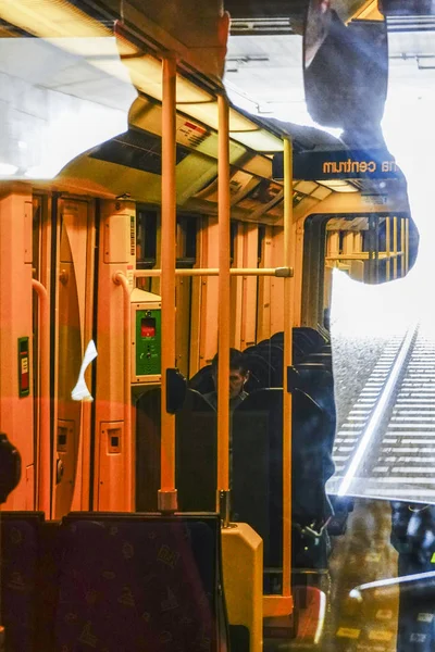 Hjorring Denemarken Een Oudere Senior Vrouw Loopt Een Zijstraat Een — Stockfoto