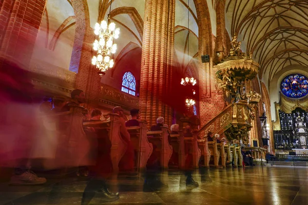 Estocolmo Suecia Coro Storkyrkan Catedral Estocolmo Camina Por Nave Para — Foto de Stock