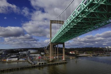 Göteborg, İsveç Alvsborgsbron, Gota alv üzerinde bir köprü, ya da Gota nehri.