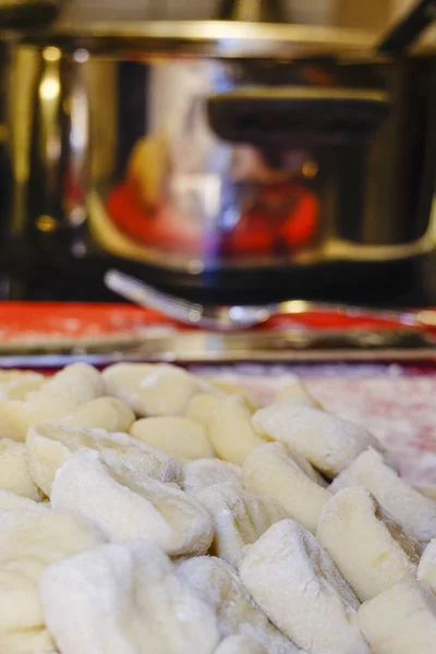 Estocolmo Suecia Haciendo Ñoquis Caseros Desde Cero Una Cocina —  Fotos de Stock