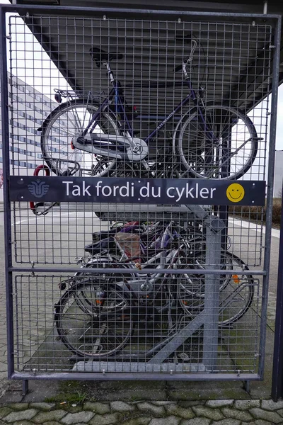 Hjorring Dinamarca Portaequipajes Para Bicicletas Estacionamiento Estación Tren Local Gracias — Foto de Stock
