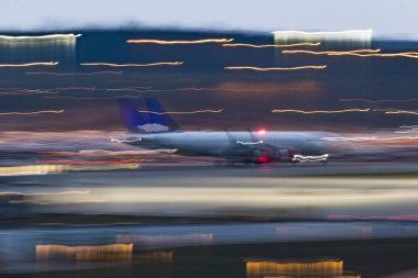 Stockholm, İsveç 26 Nisan 2019 Arlanda Havaalanı'na bir jet uçağı iniş.
