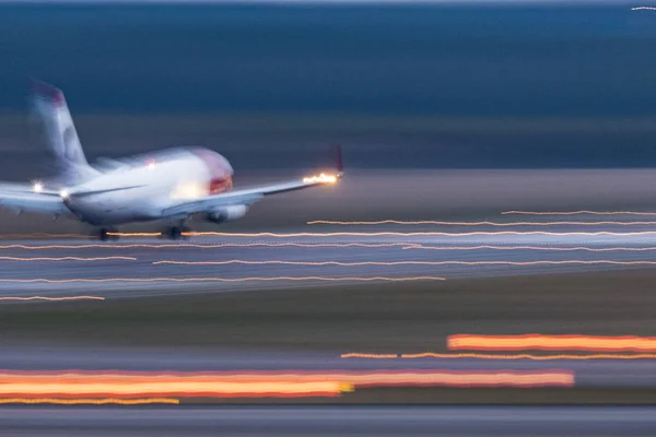 Στοκχόλμη Σουηδία Ένα Αεριωθούμενο Αεροπλάνο Προσγειώνεται Στο Αεροδρόμιο Αρλάντα — Φωτογραφία Αρχείου