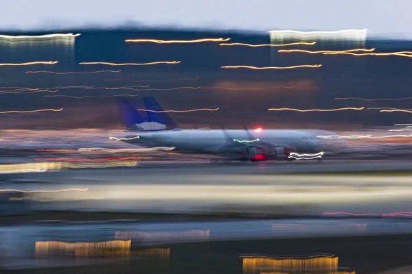 スウェーデン ストックホルム 2019年4月26日 アーランダ空港にジェット機が着陸 — ストック写真