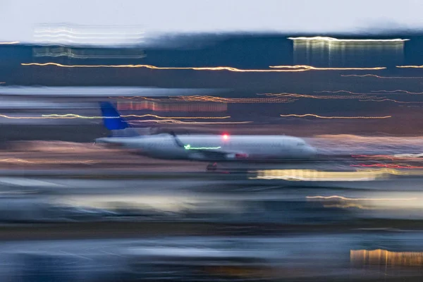 Stockholm Svédország Április 2019 Repülőgép Leszálló Arlanda Repülőtéren — Stock Fotó