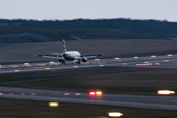 Sztokholm Szwecja Samolot Odrzutowy Lądu Lotnisku Arlanda — Zdjęcie stockowe