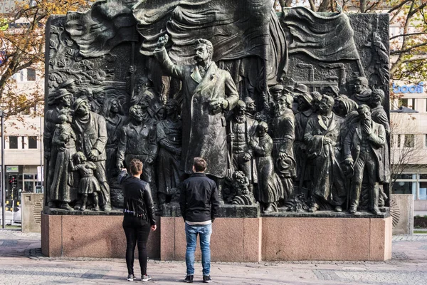 Stockholm Švédsko Návštěvníci Sociálně Demokratické Památky Norru Bantorget Které Nazývají — Stock fotografie