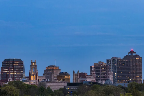 纽黑文 康涅狄格州 城市天际线和耶鲁大学 — 图库照片