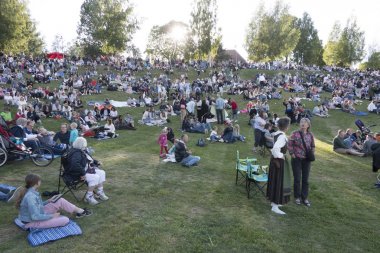 Leksand, Sweden The public at  the Swedish midsummer celebration, the largest such celebration in Sweden.