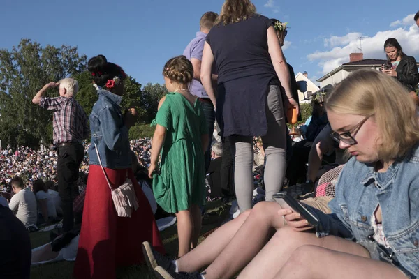 Leksand Svezia Pubblico Alla Festa Svedese Mezza Estate Più Grande — Foto Stock