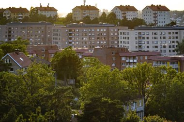 Stockholm, İsveç Aprtment bina ve Axelsberg banliyösünde özel evler.