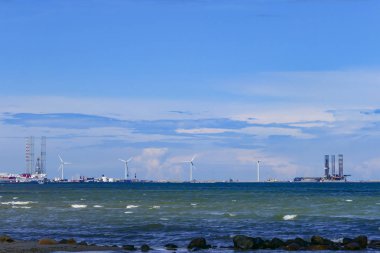 Frederikshavn, Danimarka. İsveç'e feribot lar tarafından kullanılan Frederikshavn limanının uzun bir görünümü.
