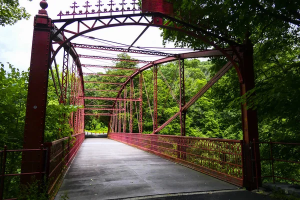 ニューミルフォード コネチカット州 ヒューサトニック川のウサロー州立公園と恋人の飛躍橋 — ストック写真