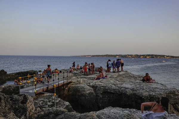シラキュース オルテギア シチリア イタリアのビーチゴアーズ フォルテ ヴィリアーナ スイミングエリア — ストック写真