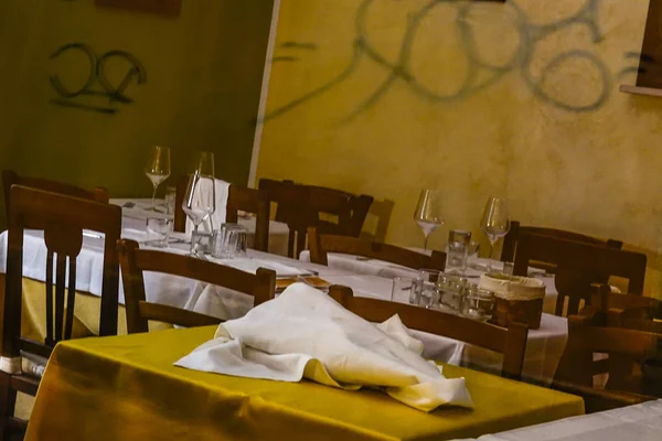 Syracuse Ortegia Sicilya Talya Restoran Masaları Temizleniyor — Stok fotoğraf
