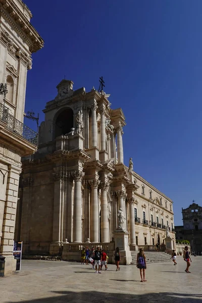 Syracuse Sicilya Talya Ortegia Adasında Siracusa Duomo Meydanında Nsanlar Veya — Stok fotoğraf