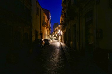 Syracuse, Sicilya, İtalya Şafakta Ortygia adasının arka sokakları.