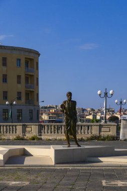 Syracuse, Sicilya, İtalya Bir ana meydanda Arşimet heykeli. Kasaba onun doğduğu yerdi..