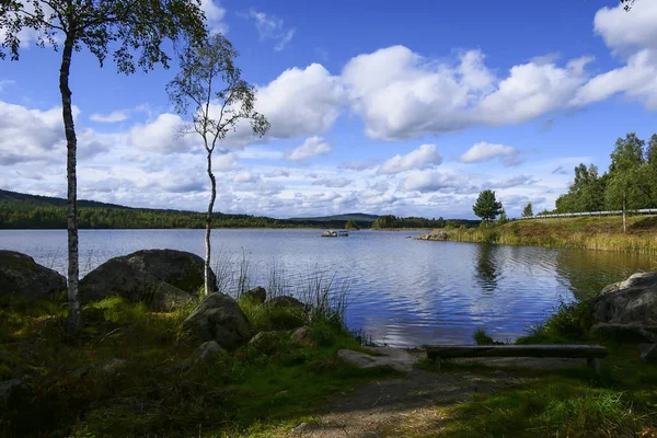 Soderhamn, İsveç Pitoresk bir göl.
