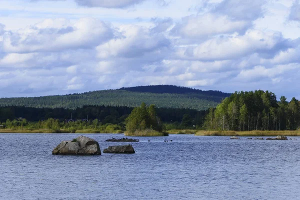 Soderhamn, İsveç Pitoresk bir göl.