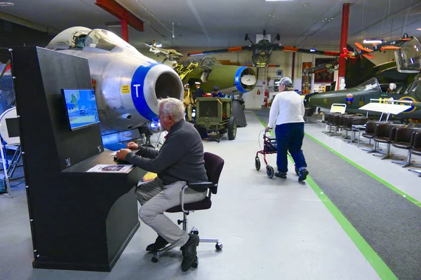 Soderhamn Sweden Man Sits Flight Simulator Soderhamn F15 Flight Museum — Stock Photo, Image