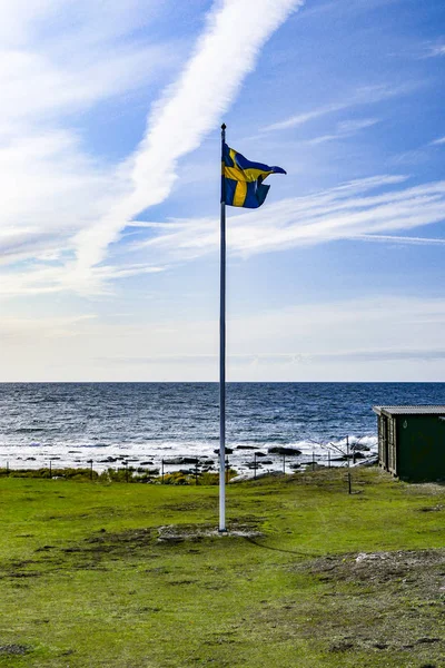 Hoburgs Gotland Szwecja Szwedzka Flaga Wieje Południowym Krańcu Gotlandii — Zdjęcie stockowe