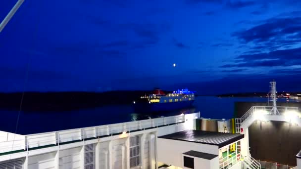 Nynashamn Suecia Ferry Pasajeros Automóviles Sale Del Muelle — Vídeos de Stock