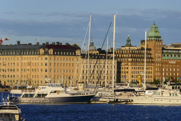 Stockholm Sveç Sabahın Erken Saatlerinde Nybroviken Doğru Görünümü — Stok fotoğraf