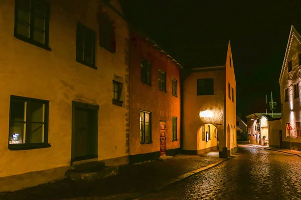 Visby Gotland Sveç Ortaçağ Eski Şehrinkaranlık Gizemli Sokakları — Stok fotoğraf