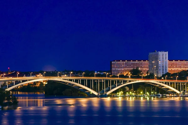 Stockholm Sveç Rıdvan Batı Köprüsü Veya Vasterbron Üzerinde Şafakta Şehir — Stok fotoğraf