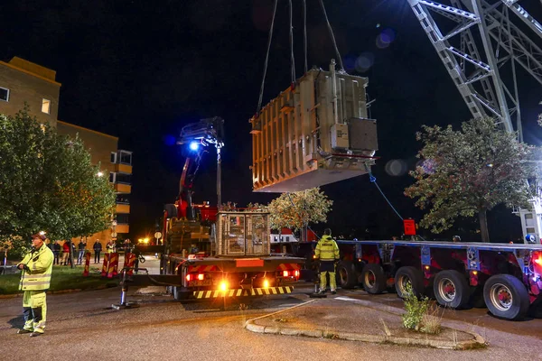 Estocolmo Suécia Grande Transformador Elétrico Chega Por Rebocador Levantado Caminhão — Fotografia de Stock